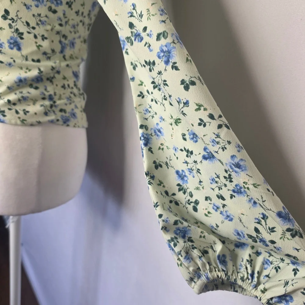 Abercrombie & Fitch Floral cottagecore lace up romantic Puff Sleeve top size XS